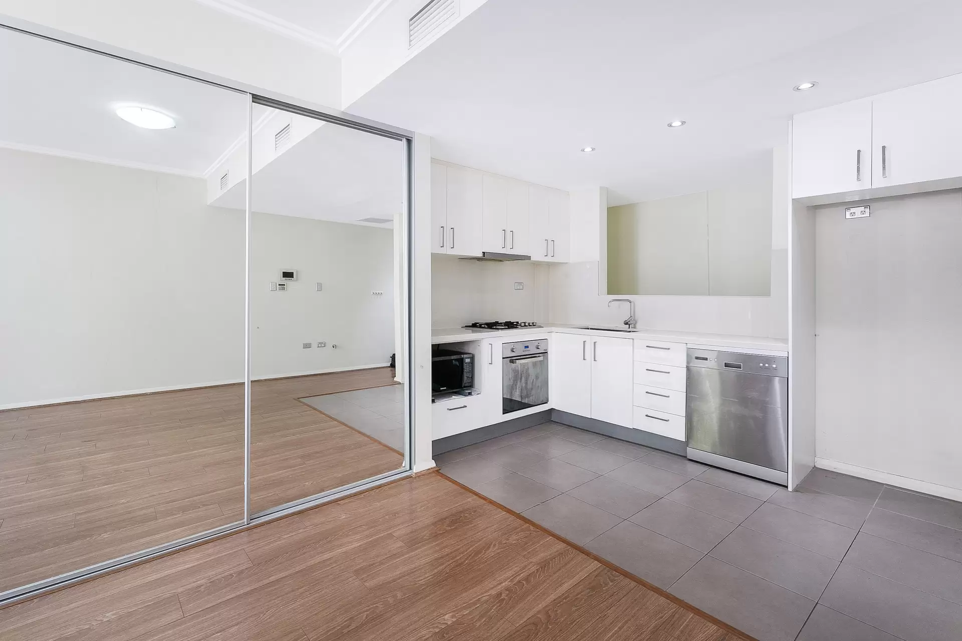 46/36-40 Culworth Avenue, Killara Leased by The Marshall Group - image 1