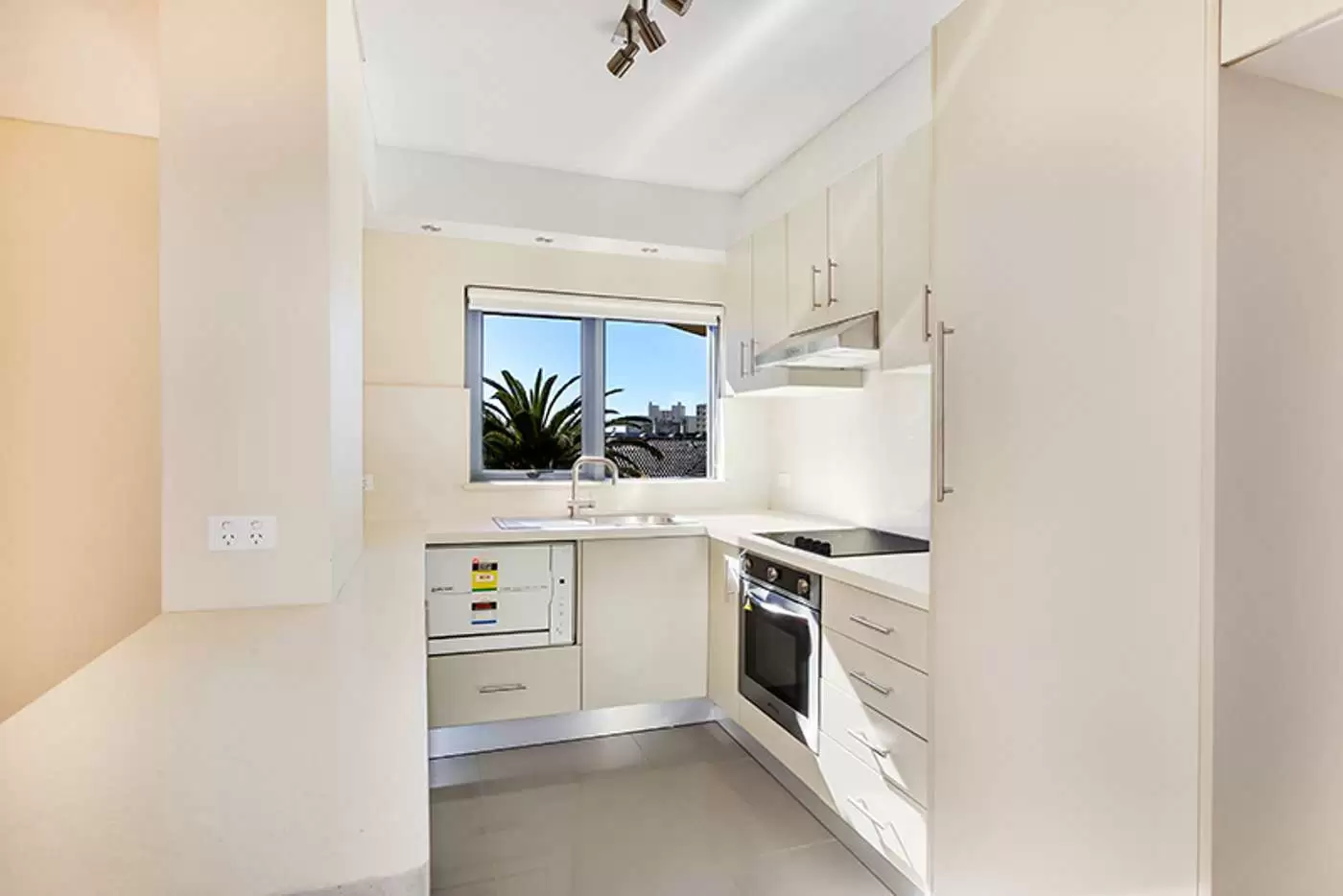 43/5 Tusculum Street, Potts Point Leased by The Marshall Group - image 4
