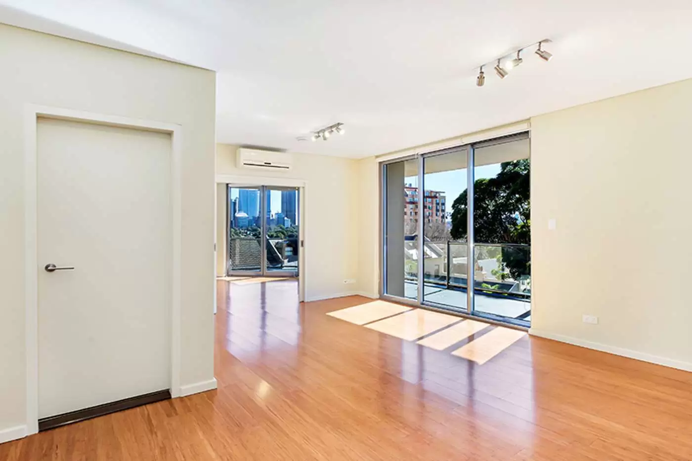 43/5 Tusculum Street, Potts Point Leased by The Marshall Group - image 2