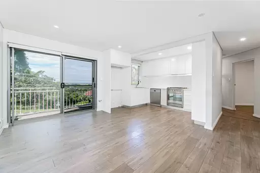 1/20 Bellevue Avenue, Greenwich Leased by The Marshall Group