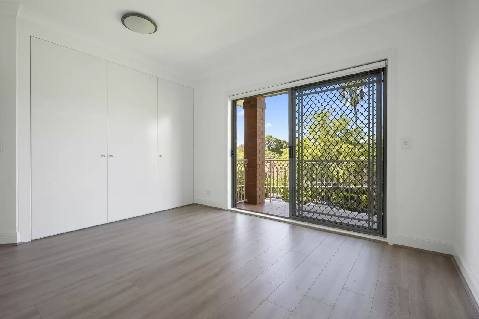 1/12-18 Russell Avenue, Lindfield Leased by The Marshall Group - image 4