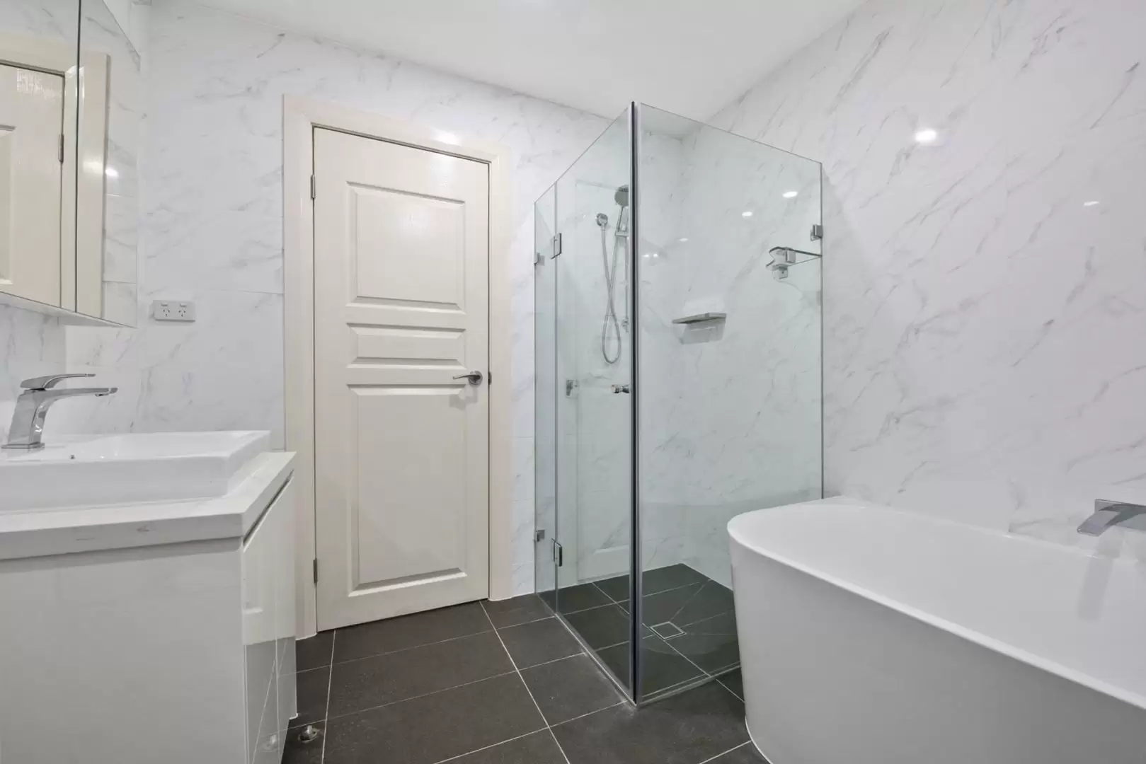 7/7-11 College Crescent, St Ives Leased by The Marshall Group - image 5