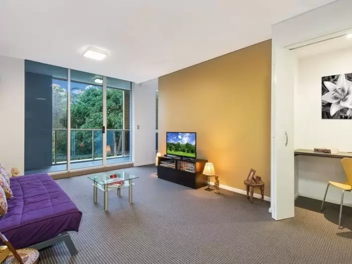 302/12 Avon Road, Pymble Leased by The Marshall Group