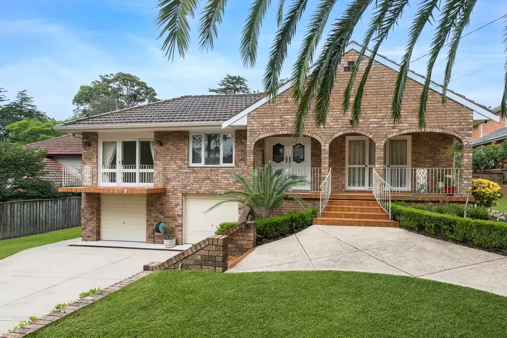 53 Carrington Road, Wahroonga Sold by The Marshall Group