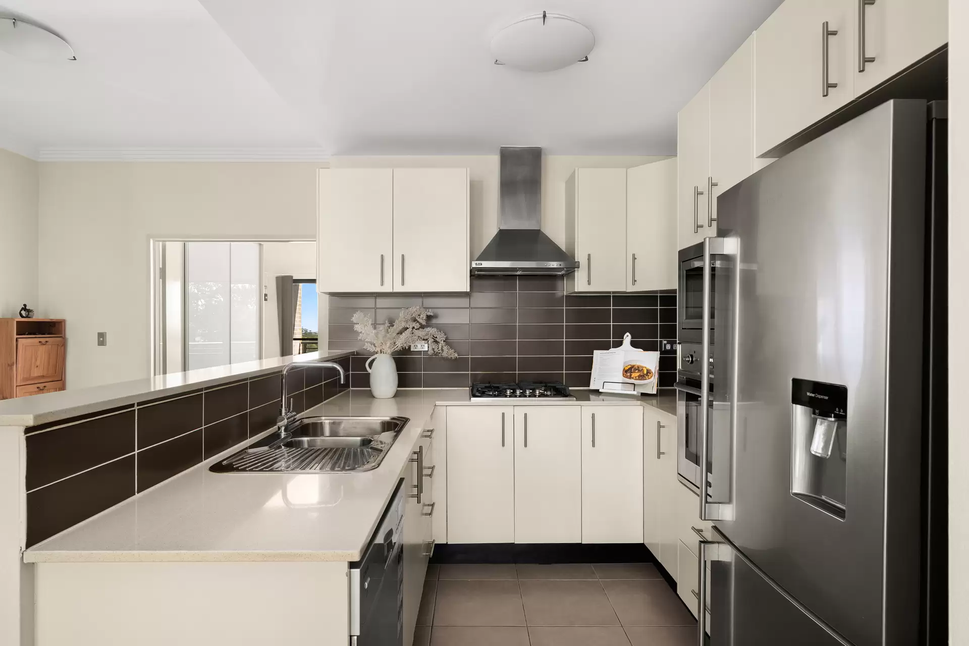 402/3-5 Clydesdale Place, Pymble Sold by The Marshall Group - image 3