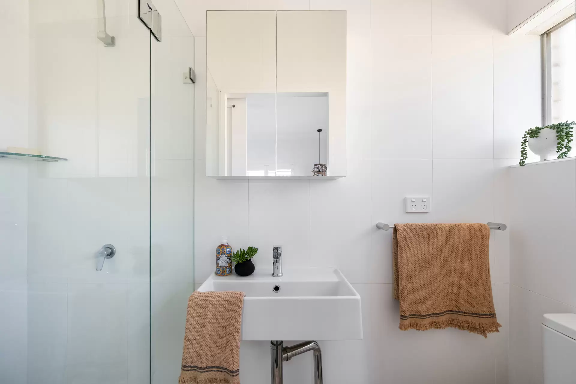 12/18 Malvern Avenue, Manly Sold by The Marshall Group - image 10