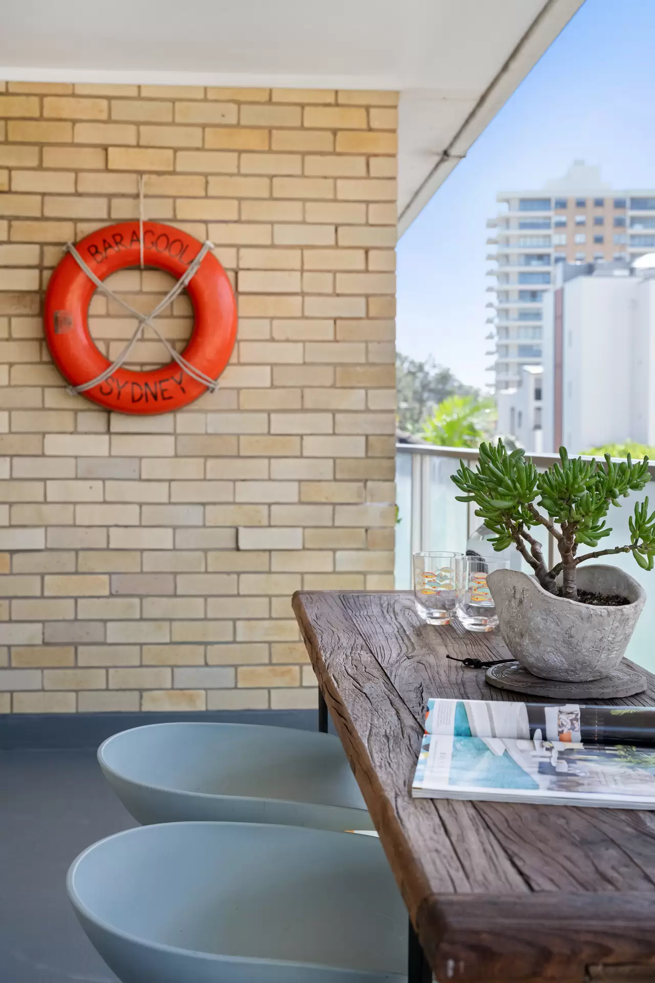12/18 Malvern Avenue, Manly Sold by The Marshall Group - image 1