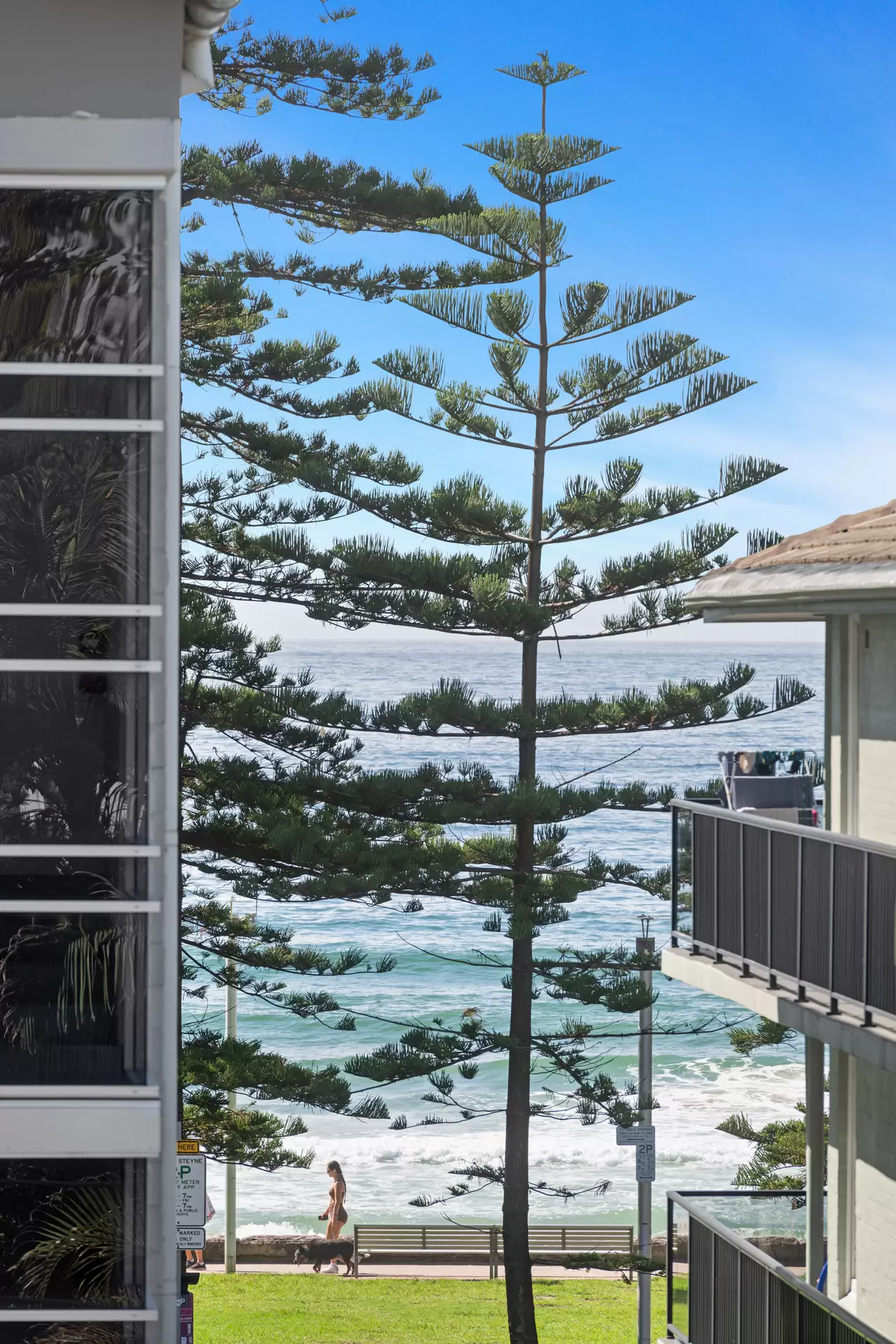 12/18 Malvern Avenue, Manly Sold by The Marshall Group - image 1