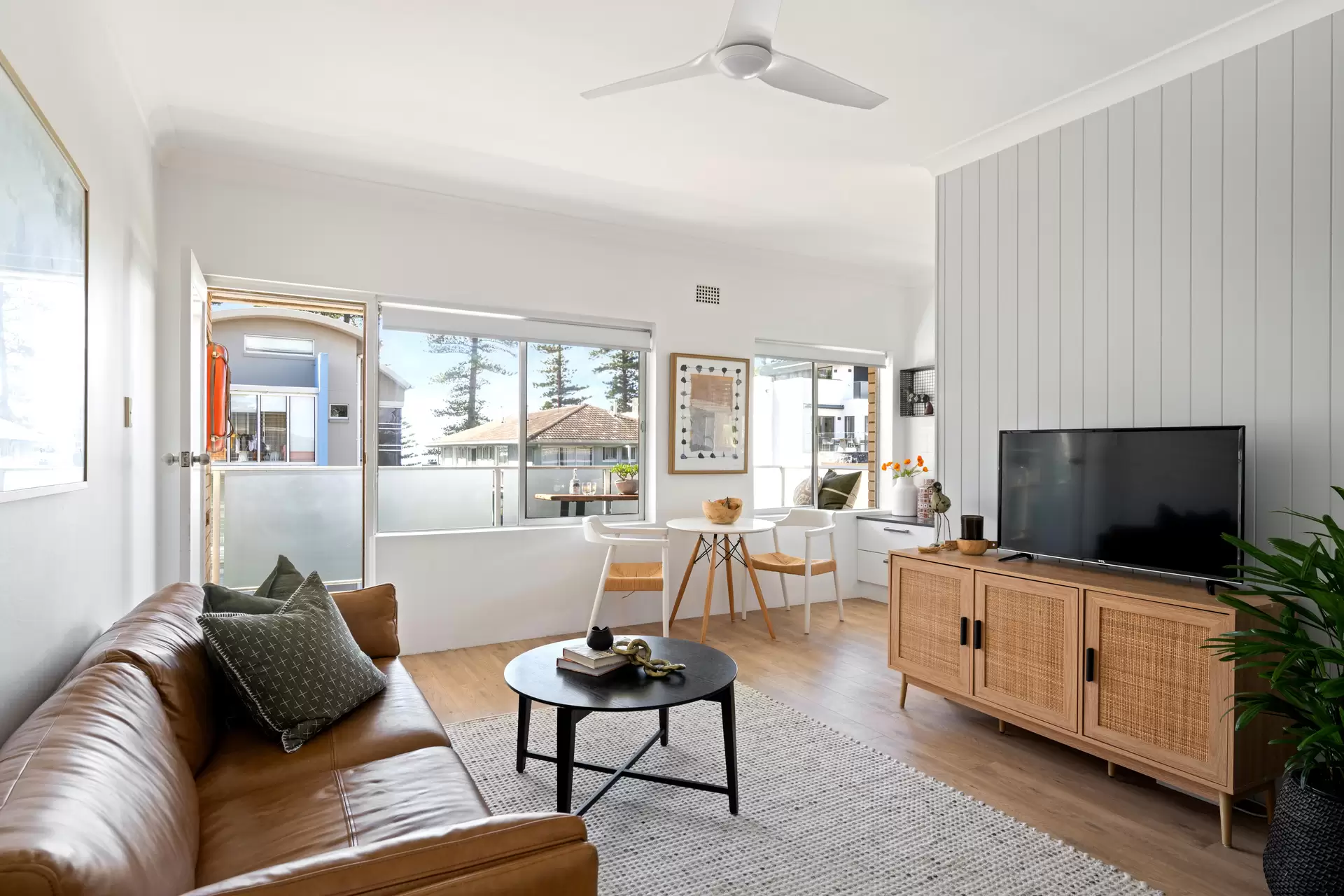 12/18 Malvern Avenue, Manly Sold by The Marshall Group - image 5