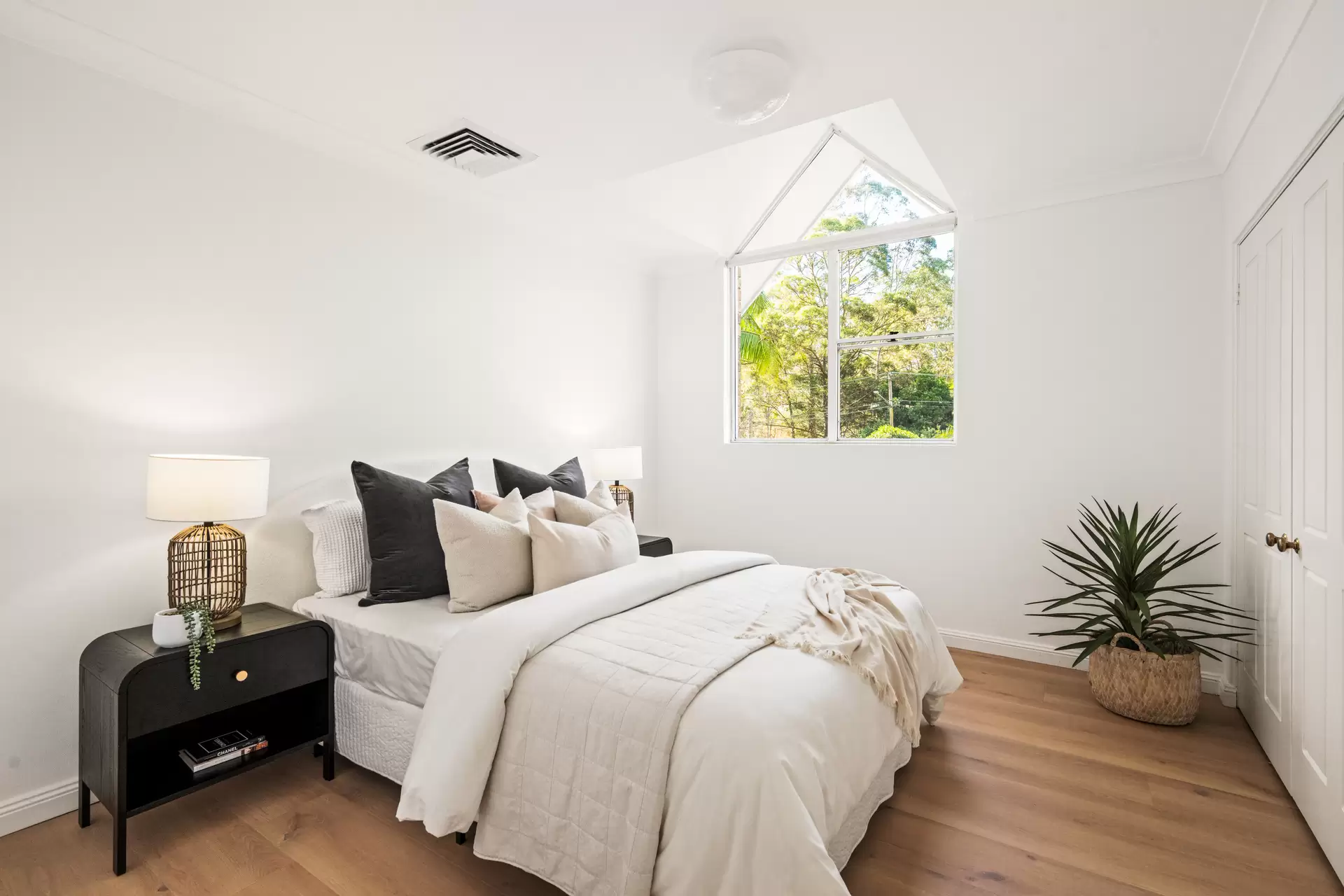 94  Pentecost Avenue, Pymble Sold by The Marshall Group - image 11