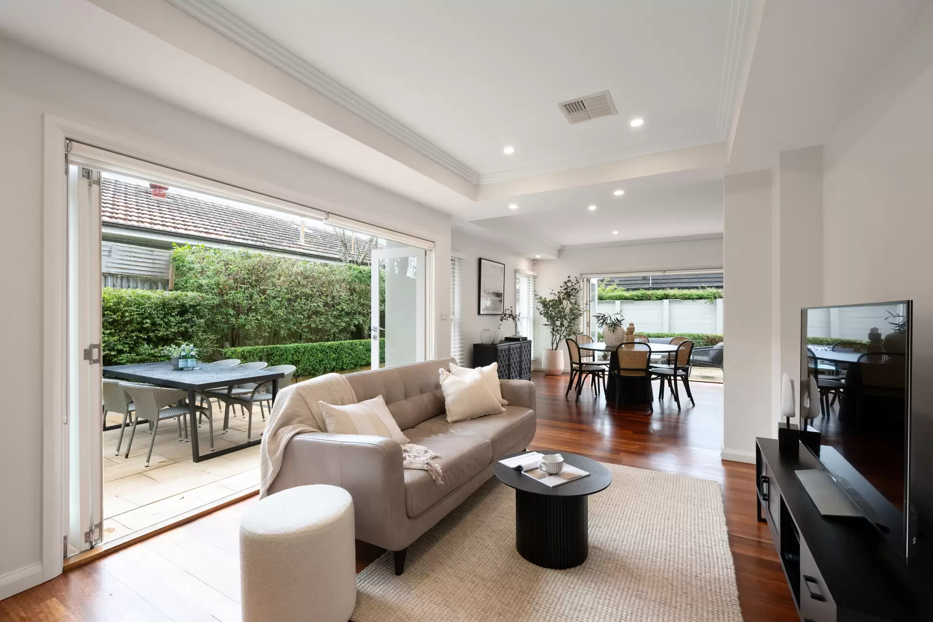 19 Fairlawn Avenue, Turramurra Sold by The Marshall Group - image 4