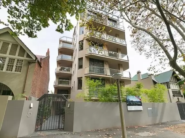 17/5 Tusculum Street, Potts Point Leased by The Marshall Group