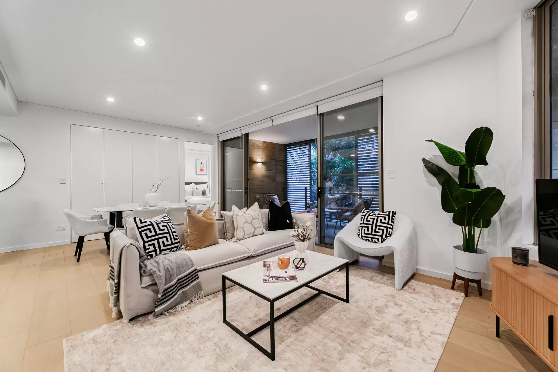 26/8 Buckingham Road, Killara Sold by The Marshall Group - image 2