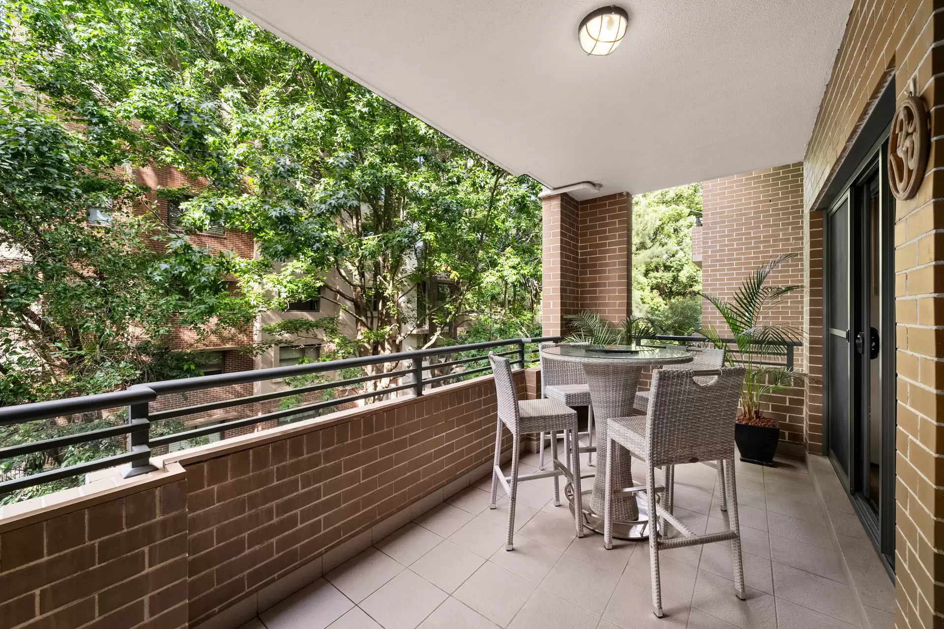 402/3-5 Clydesdale Place, Pymble Leased by The Marshall Group - image 2