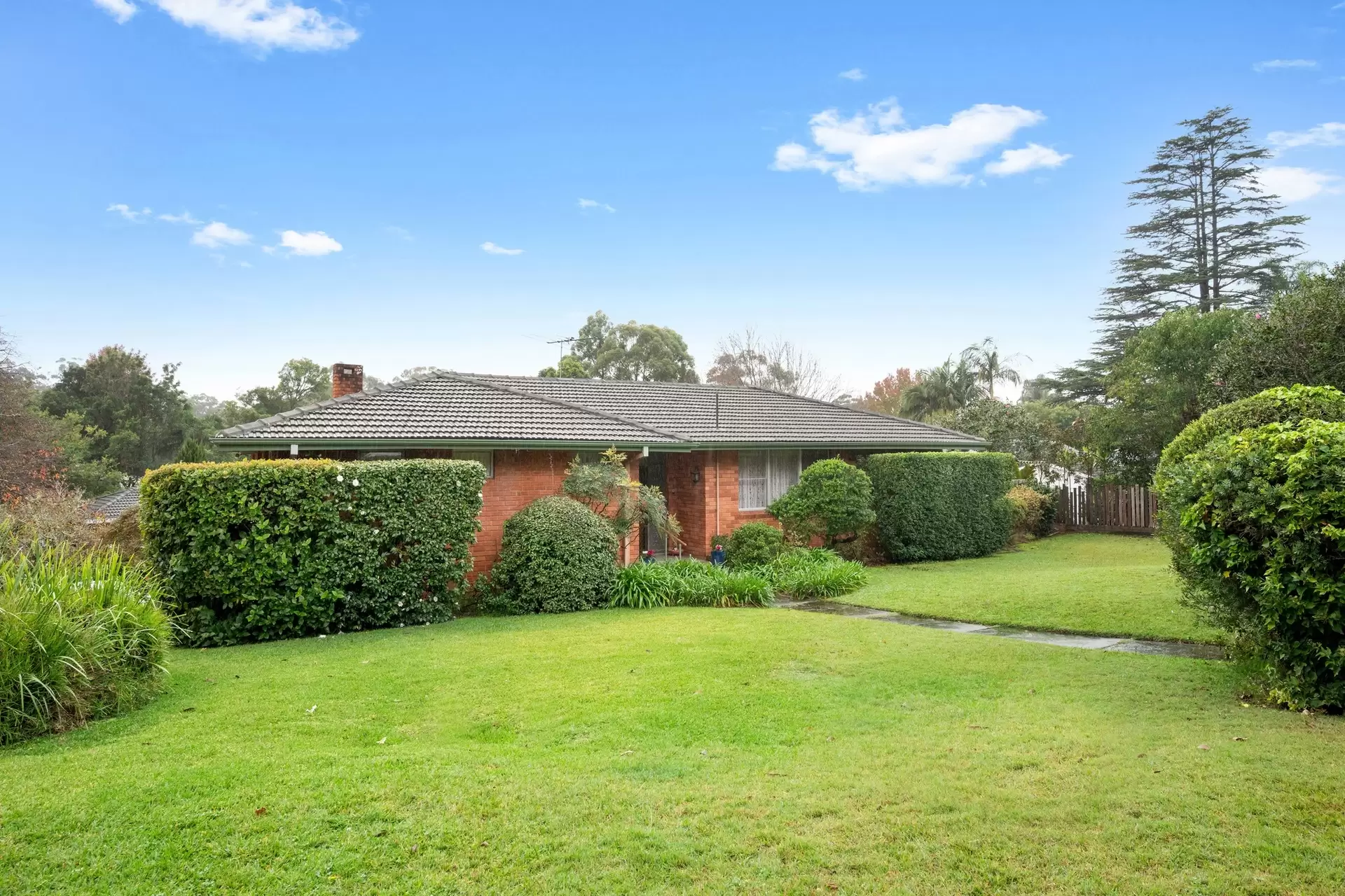 8 Torokina Avenue, St Ives Sold by The Marshall Group - image 1