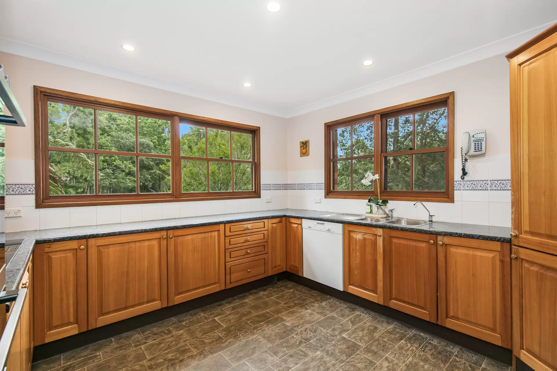 16 Leeds Place, Turramurra Leased by The Marshall Group - image 5