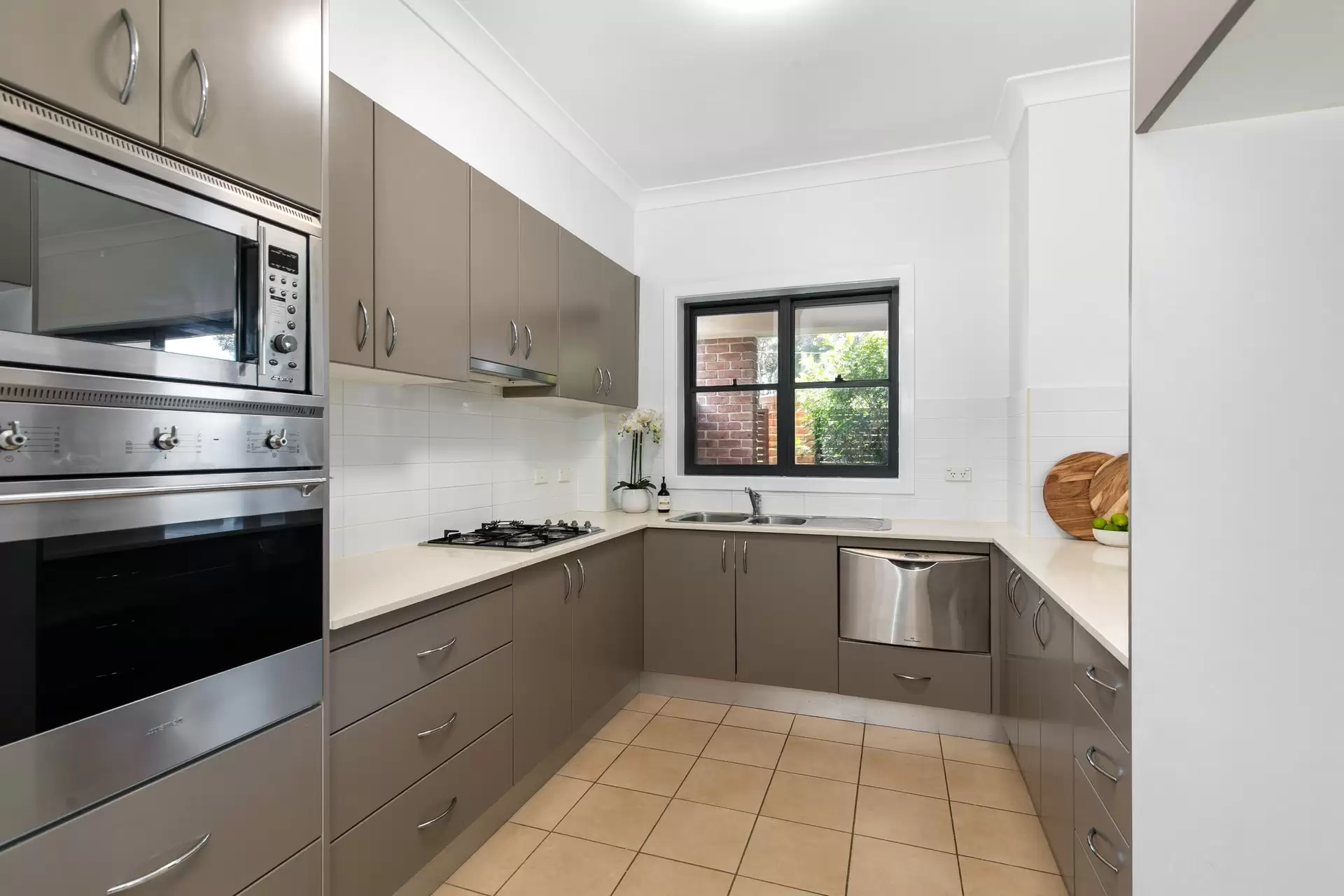 2/66-72 Browns Road, Wahroonga Sold by The Marshall Group - image 4