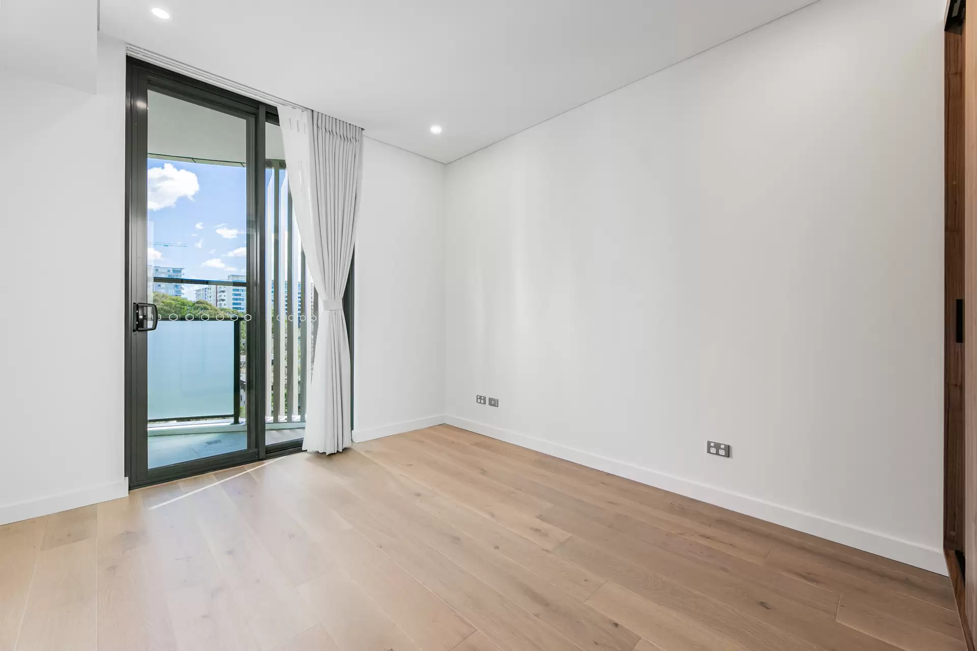 907/9 Peach Tree Road, Macquarie Park Leased by The Marshall Group - image 4