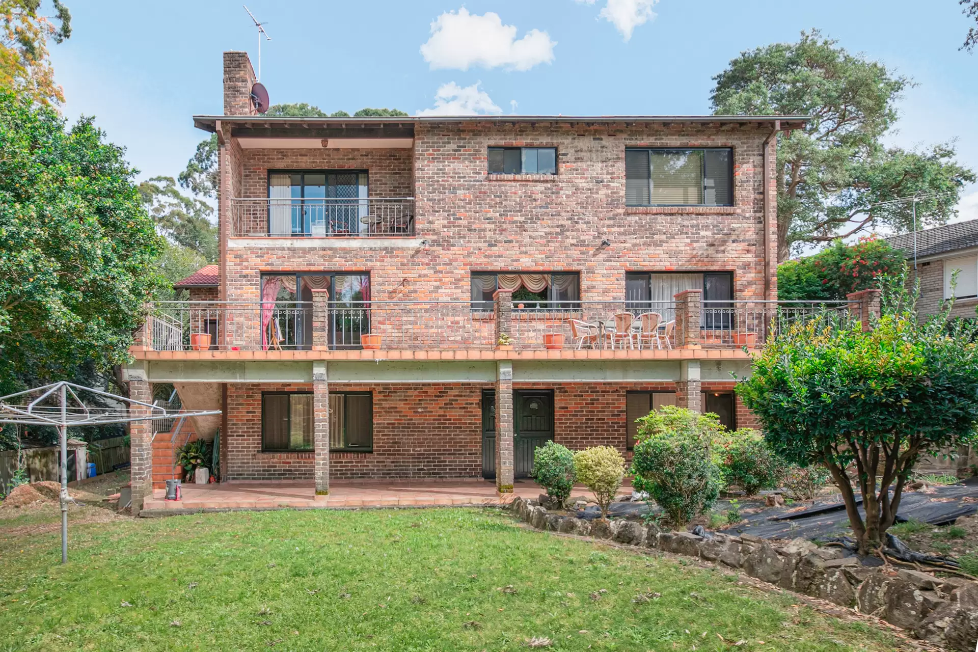 17 Parkwood Grove, West Pymble Auction by The Marshall Group - image 2