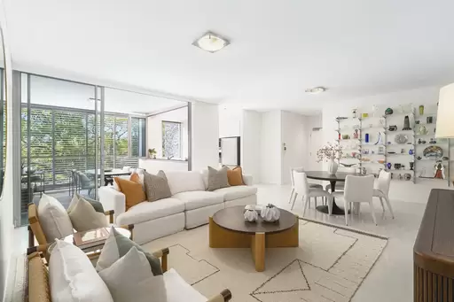 8/17 Powell Street, Killara Auction by The Marshall Group