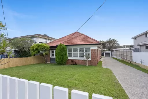 33 South Creek Road, Dee Why Auction by The Marshall Group