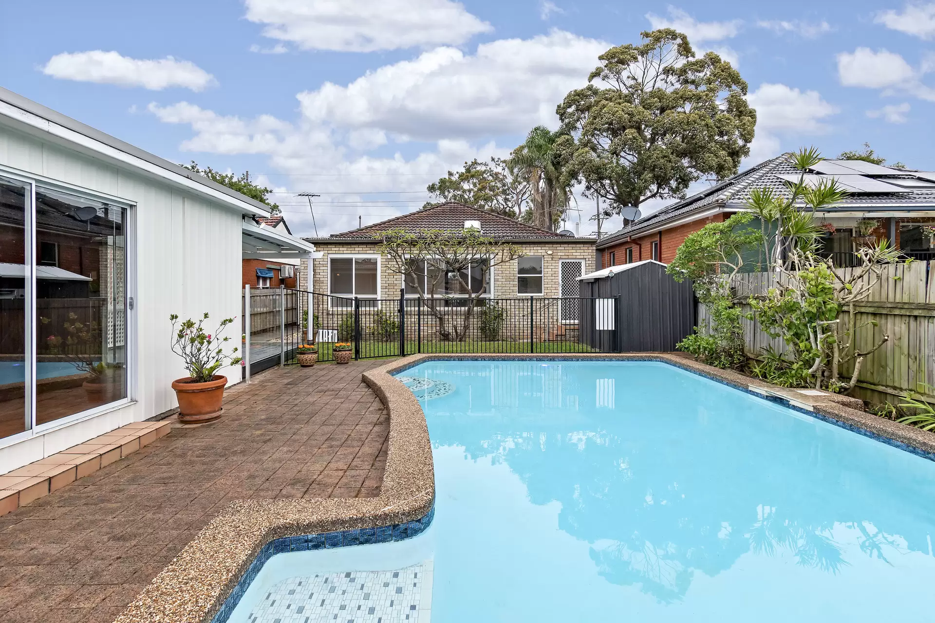 78 Warringah Road, Narraweena Sold by The Marshall Group - image 13