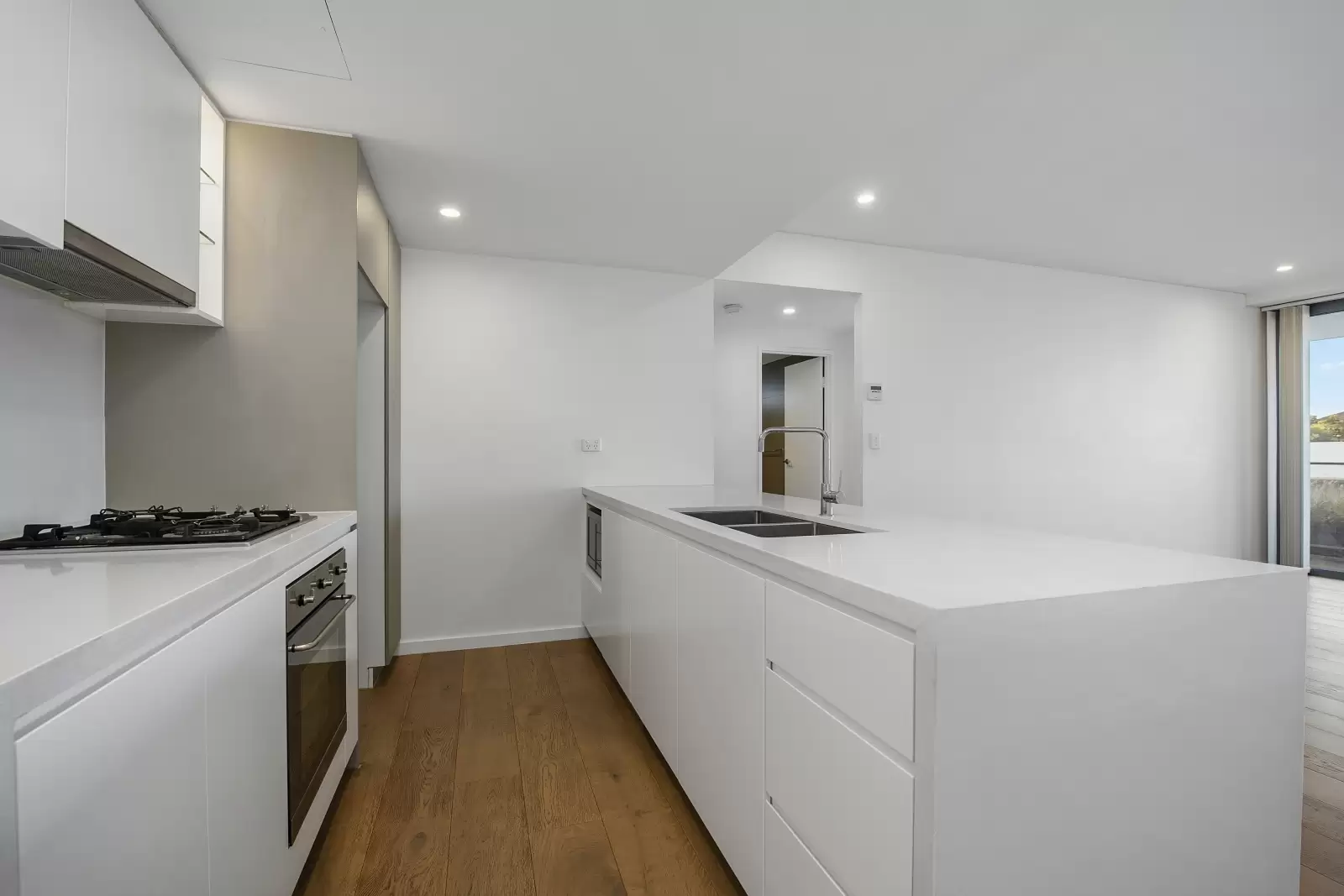 303/2-6 Martin Avenue, Arncliffe Leased by The Marshall Group - image 2