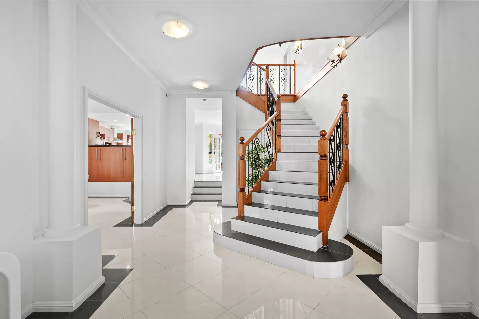 6 Cedar Grove, Frenchs Forest Sold by The Marshall Group - image 3