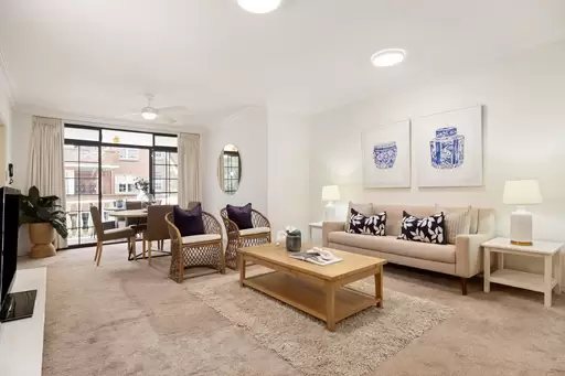 8/2A Ravenswood Avenue, Gordon Sold by The Marshall Group