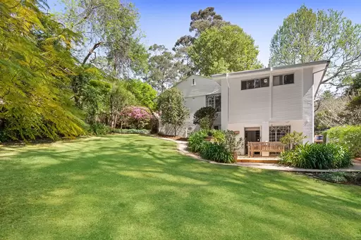 26 Peace Avenue, Pymble Sold by The Marshall Group