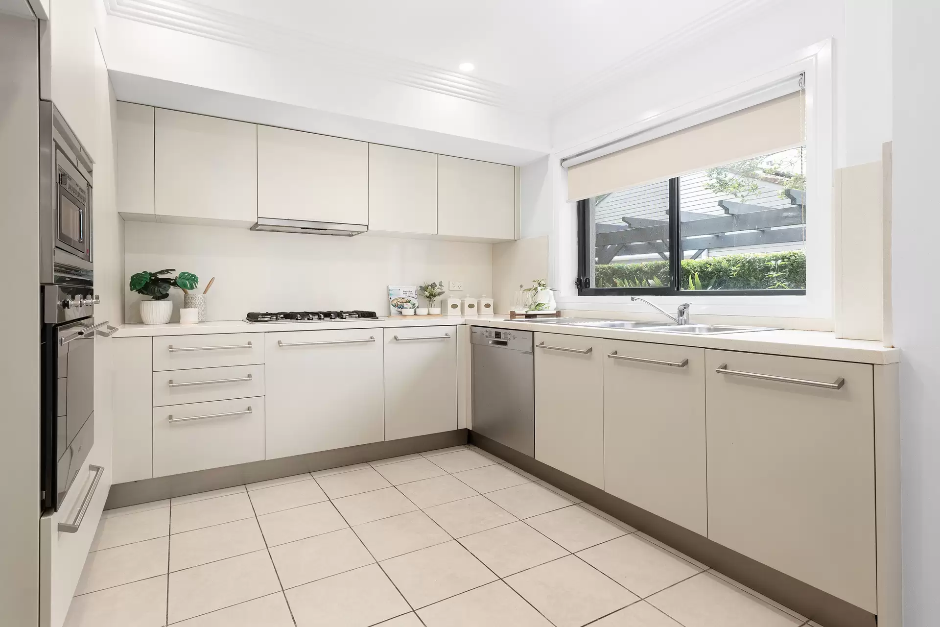 2/105 Junction Road, Wahroonga Sold by The Marshall Group - image 3