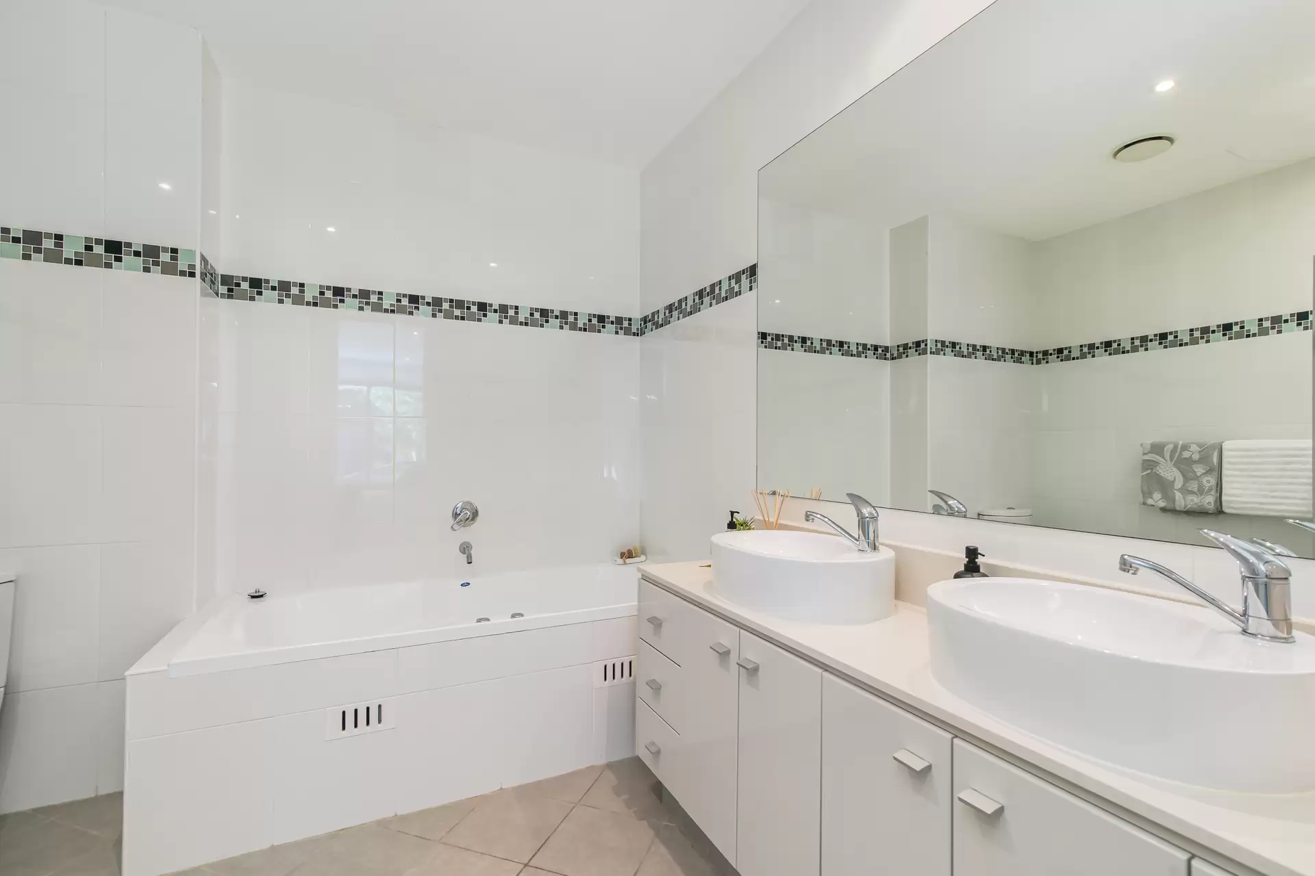 122/2C Munderah Street, Wahroonga Sold by The Marshall Group - image 9