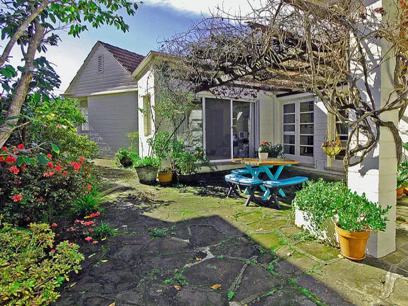 1 Clifford Street, Gordon Sold by The Marshall Group - image 3
