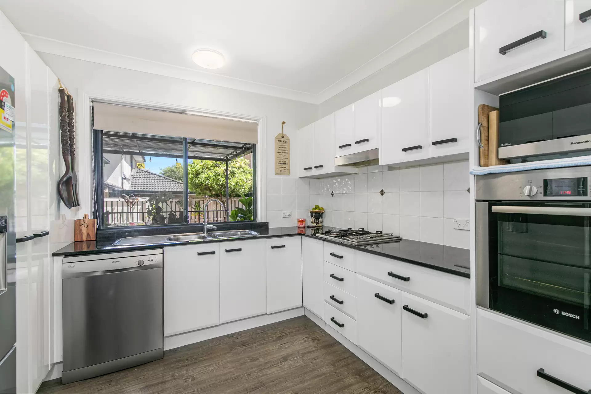 2/20-22 Palmerston Road, Waitara Sold by The Marshall Group - image 4
