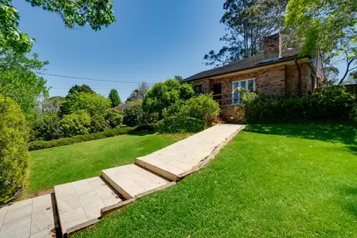 15 Kooloona Crescent, West Pymble Sold by The Marshall Group