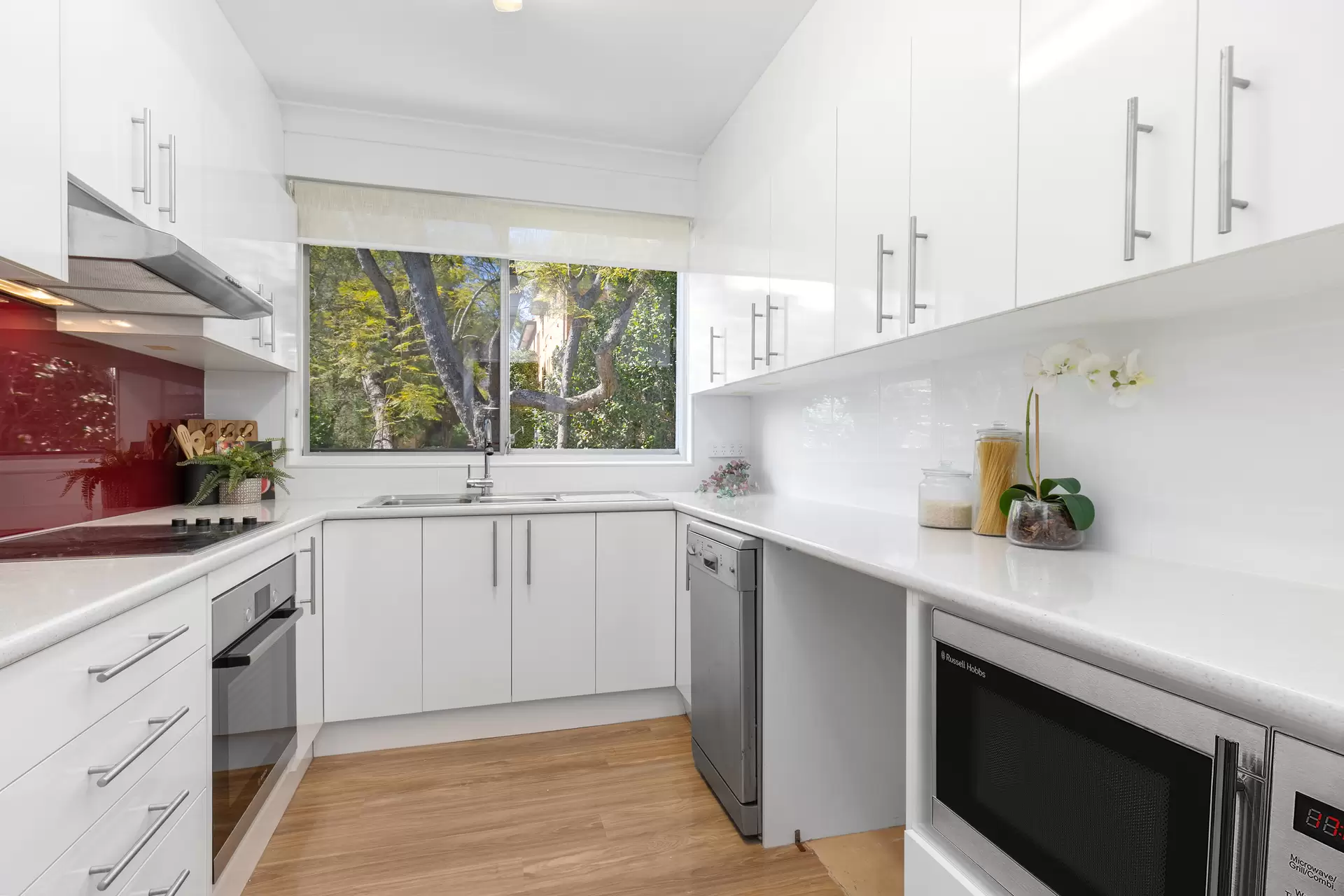 8/2 Essex Street, Killara Sold by The Marshall Group - image 2