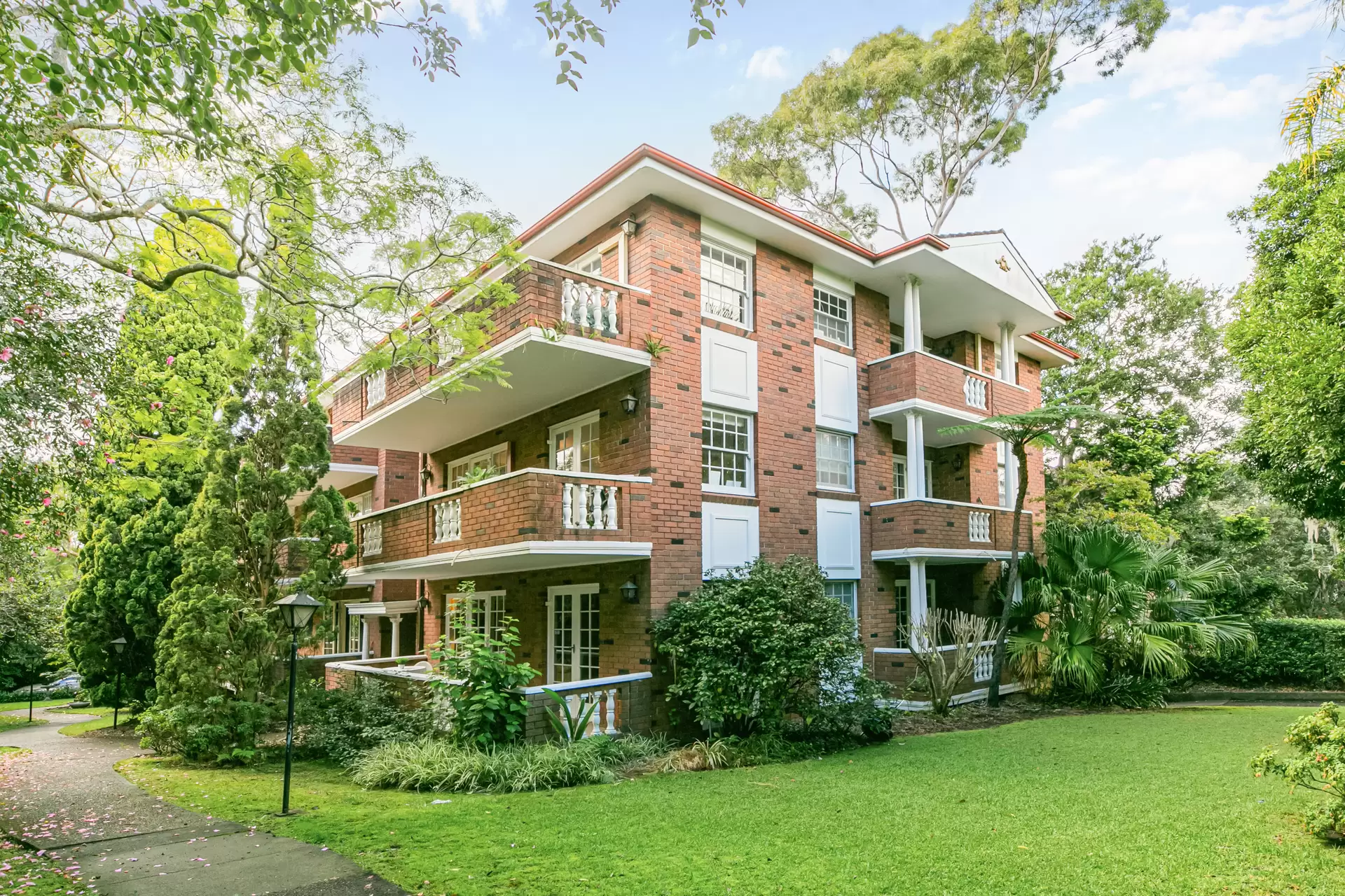1/711 Pacific Highway, Gordon Sold by The Marshall Group - image 1