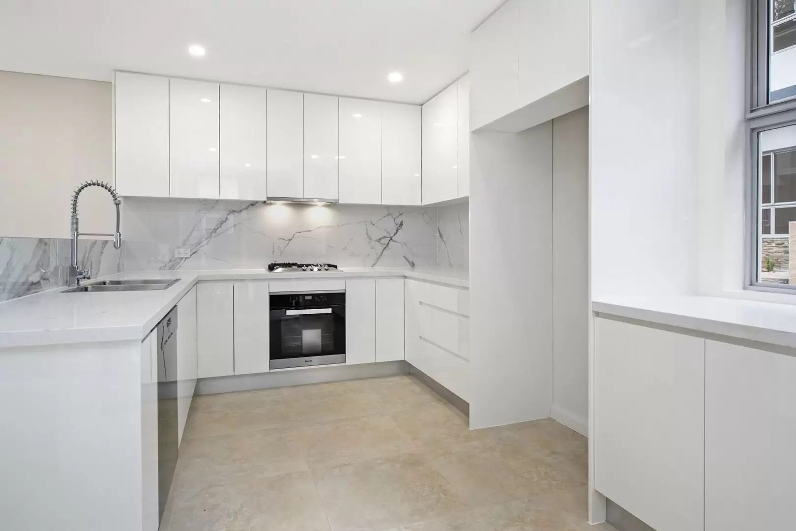 7/7-11 College Crescent, St Ives Leased by The Marshall Group - image 1
