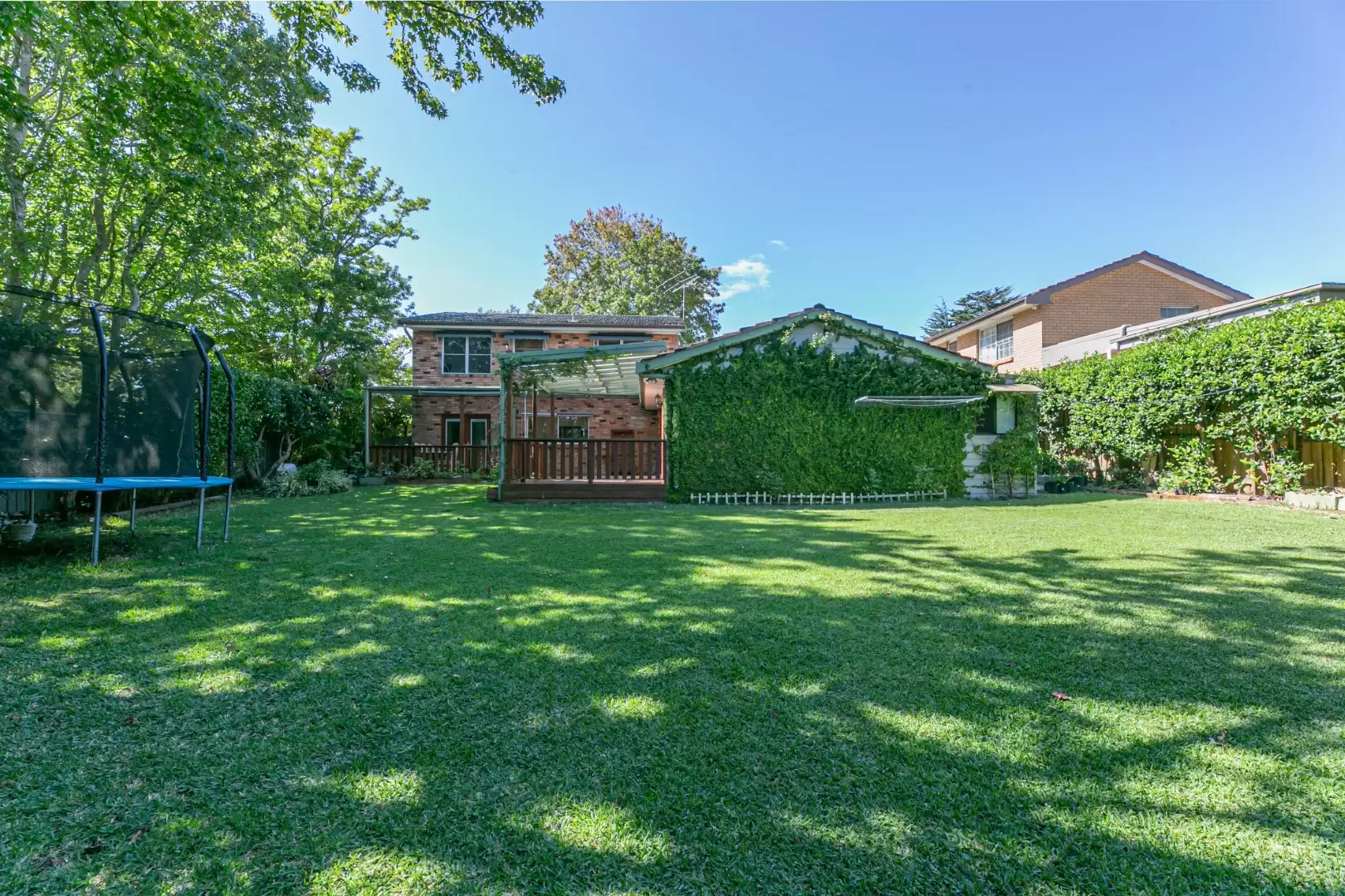196 Bannockburn Road, Turramurra Leased by The Marshall Group - image 2