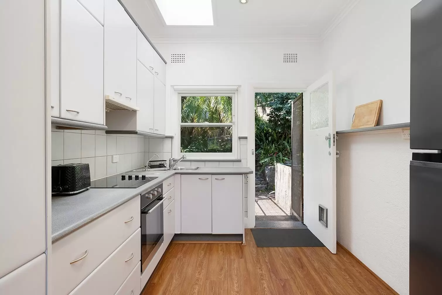 2/3 Holdsworth Street, Neutral Bay Leased by The Marshall Group - image 2