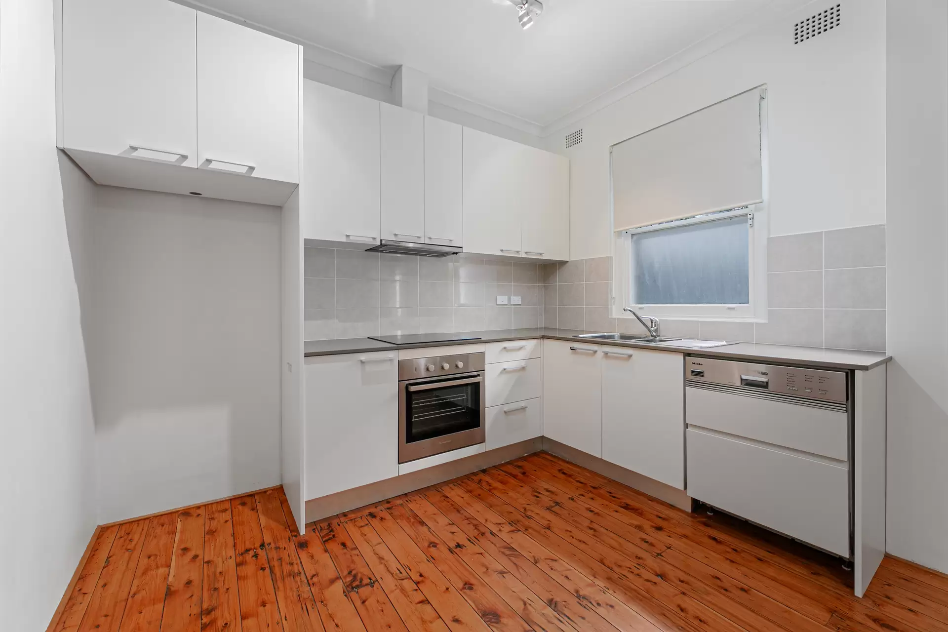 2/11a Park Road, St Leonards Leased by The Marshall Group - image 2