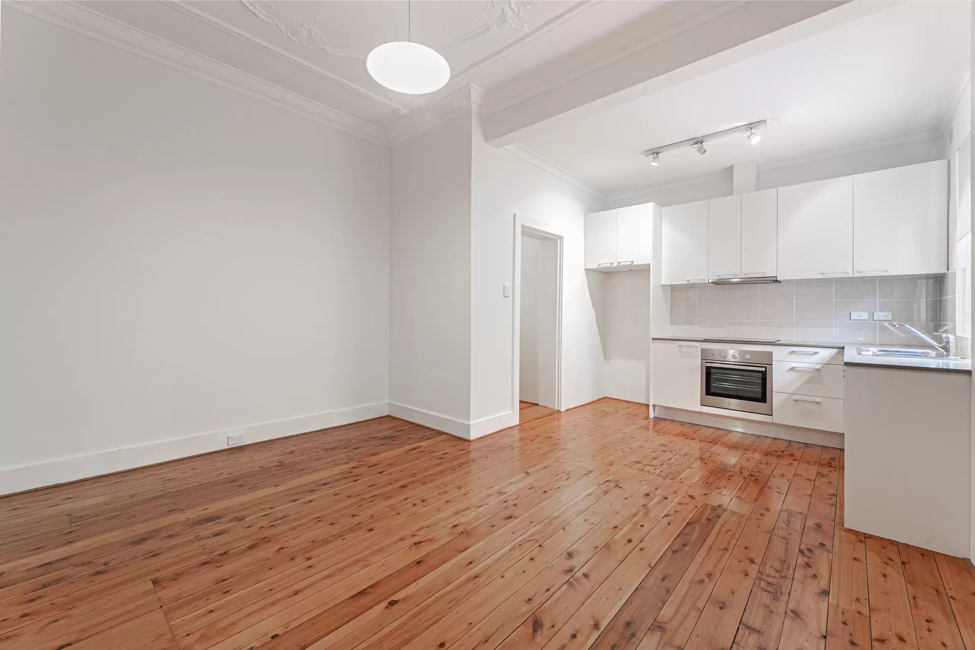 2/11a Park Road, St Leonards Leased by The Marshall Group - image 3