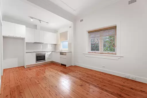 2/11a Park Road, St Leonards Leased by The Marshall Group