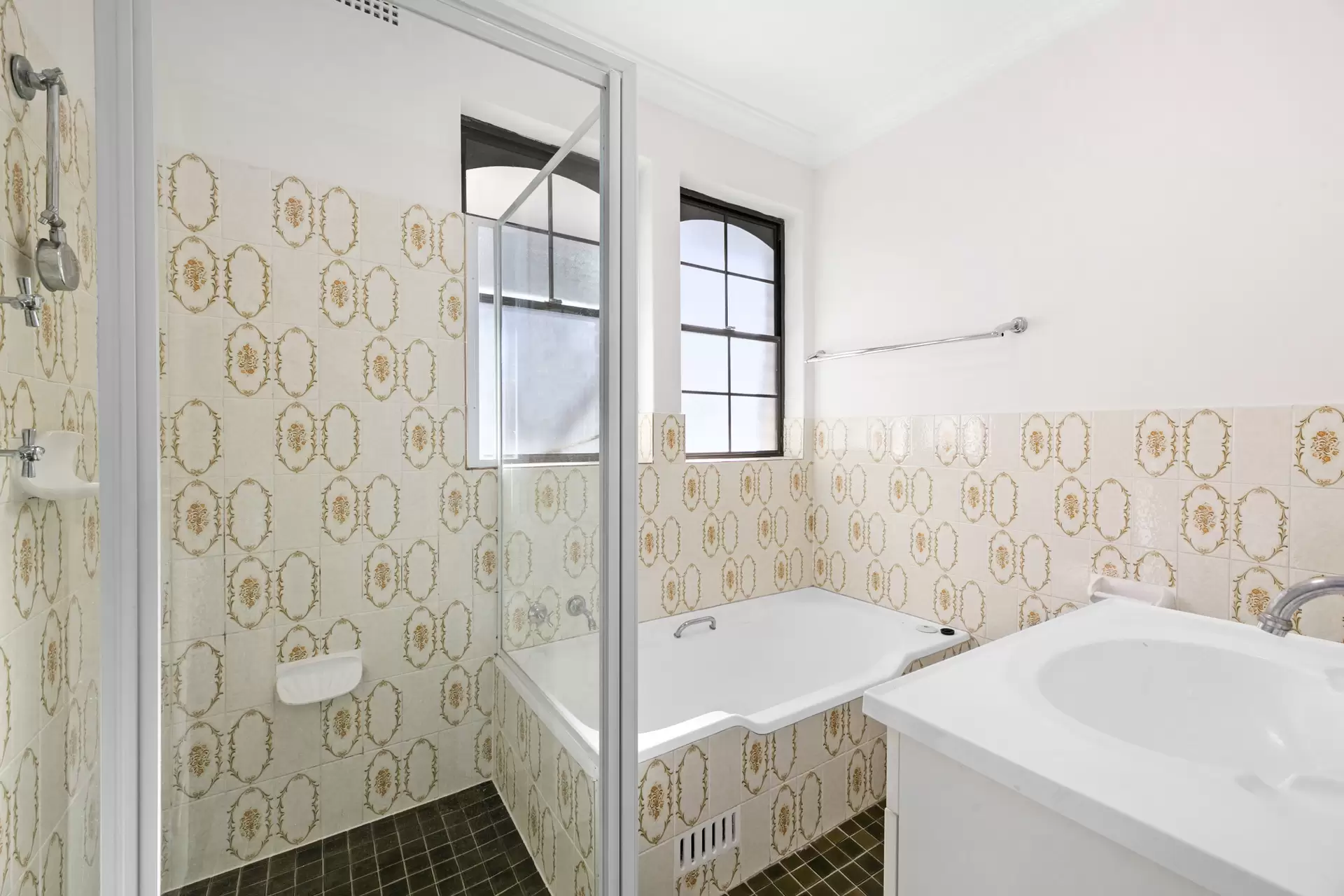 10/2A Ravenswood Avenue, Gordon Leased by The Marshall Group - image 7