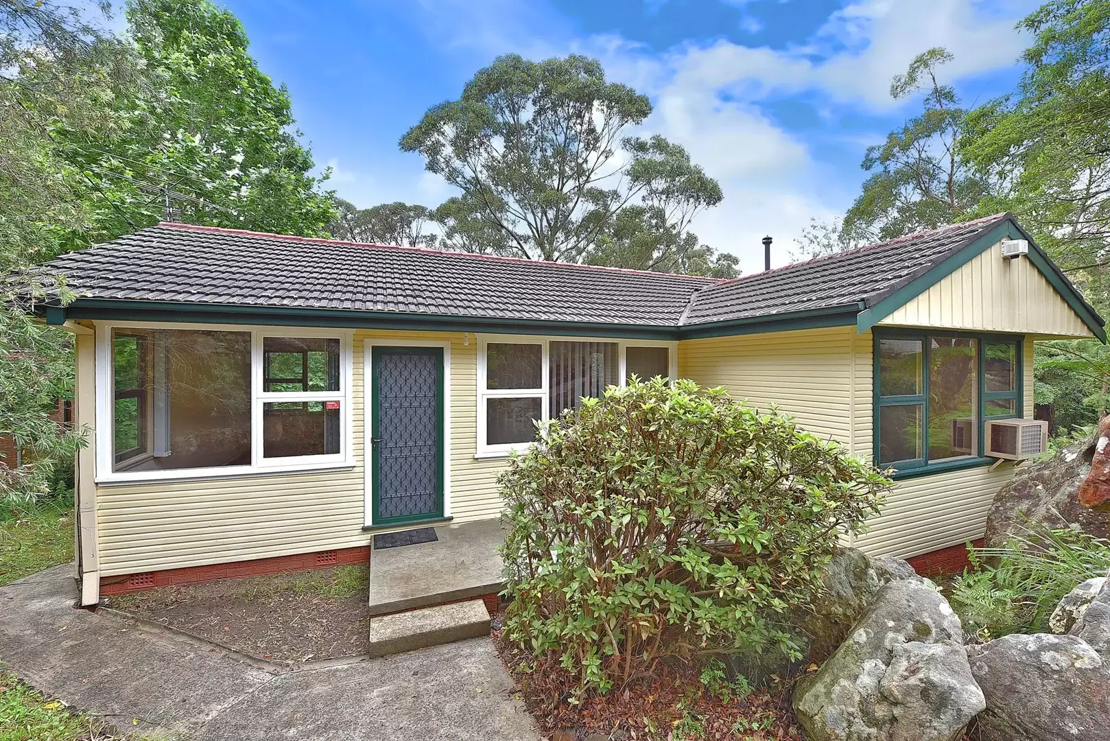 10 Bowen Avenue, Turramurra Leased by The Marshall Group - image 1