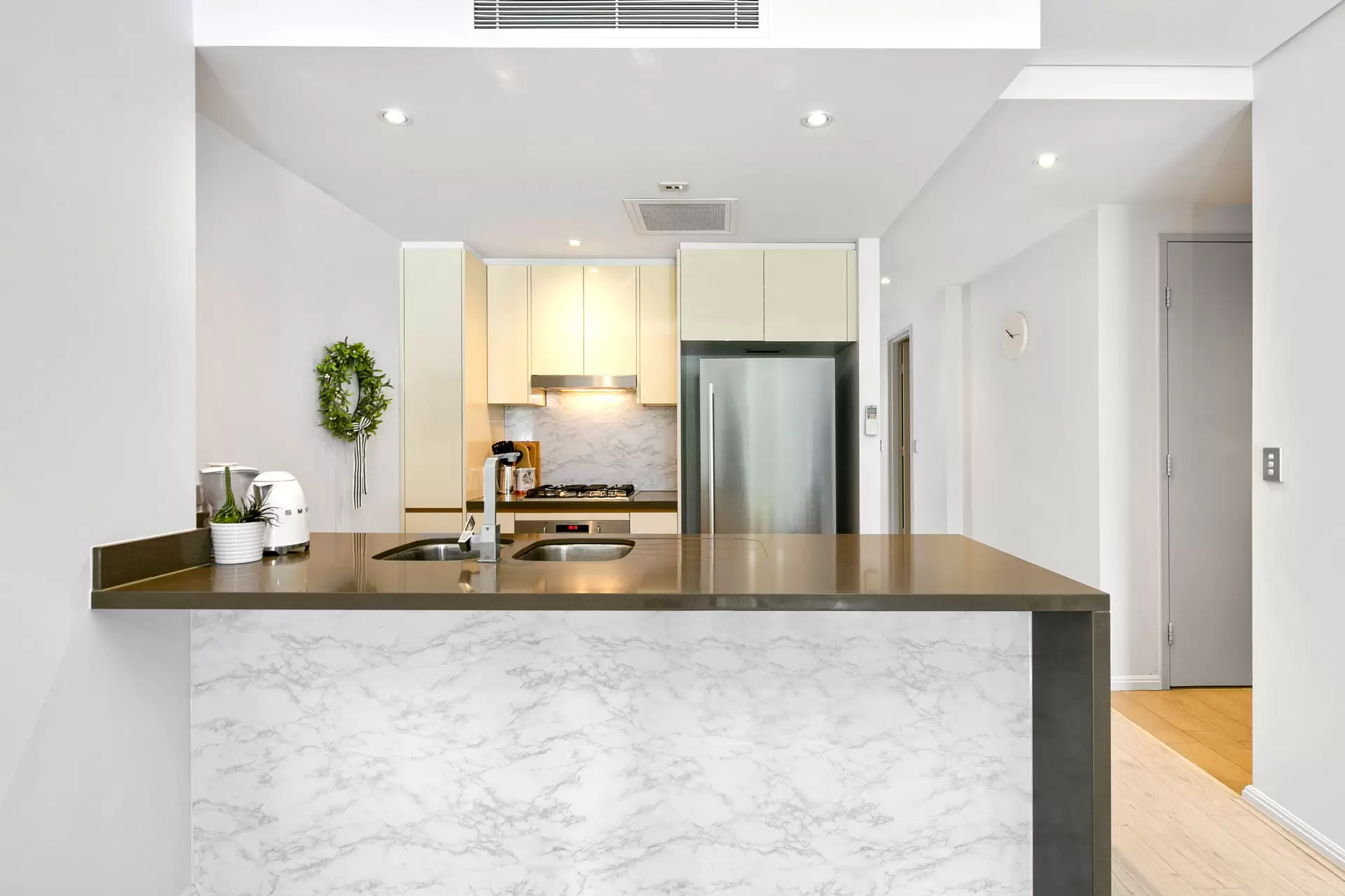 505/118 Joynton Avenue, Zetland Leased by The Marshall Group - image 1