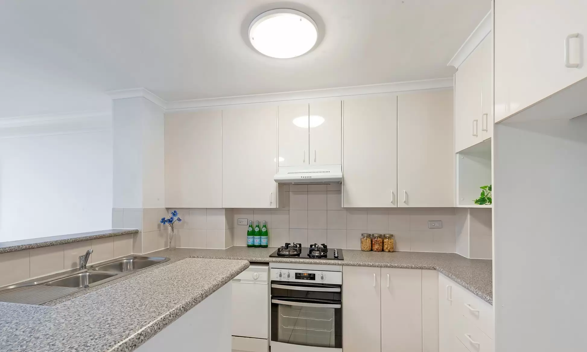 94/2-26 Wattle Crescent, Pyrmont Leased by The Marshall Group - image 5